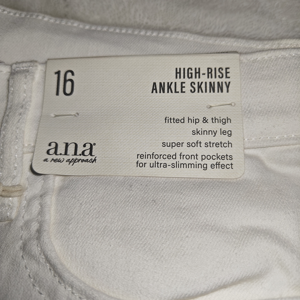 a.n.a White High-Rise Button-Fly Women’s Jeans - Picture 7 of 7